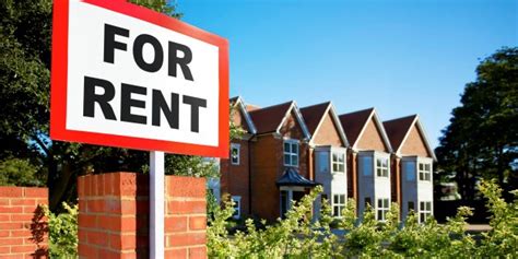 Can a 17 year old rent a house UK?