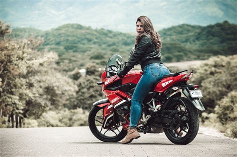 Can a 5 4 woman ride a motorcycle?