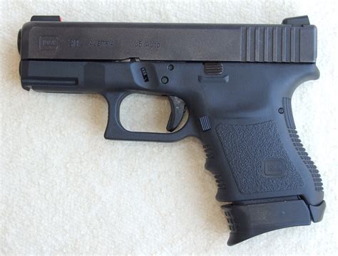 Can a Glock 17 hold 30?