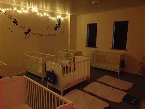 Can a baby sleep in a room that smells like paint?