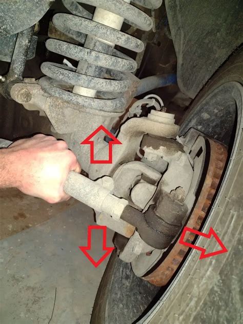 Can a bad tie rod cause shaking?