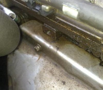 Can a bad valve cover gasket cause rough idle?