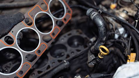 Can a bad valve cover gasket cause slow acceleration?