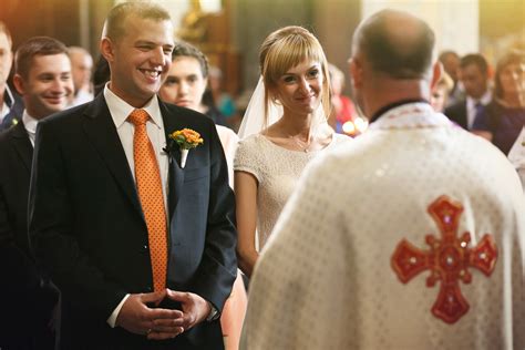 Can a bishop marry Catholic?