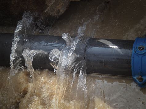 Can a broken water pipe cause a sinkhole?