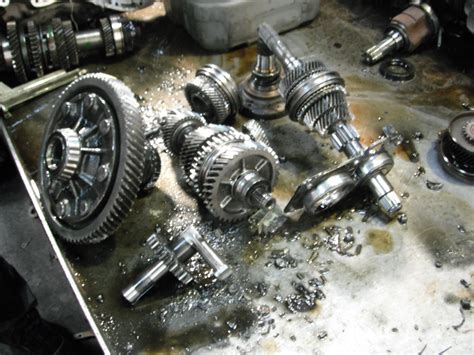 Can a clutch damage a gearbox?