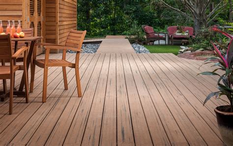 Can a deck touch the ground?