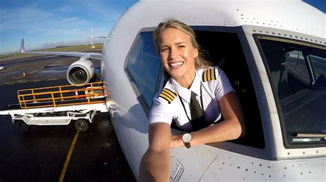 Can a female pilot marry?