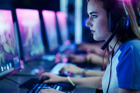 Can a girl be a pro gamer?