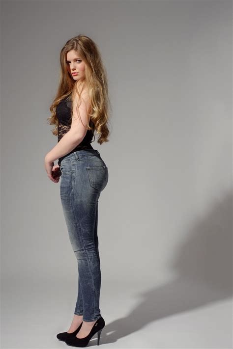 Can a model have 36 inch hips?
