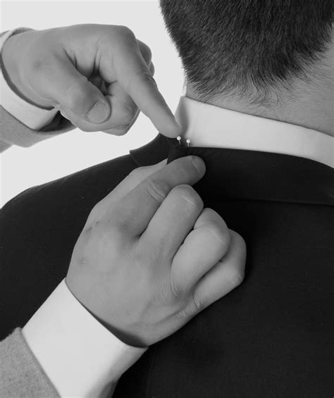 Can a tailor fix collar gap?