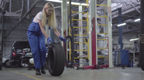 Can a woman be a Mechanic?