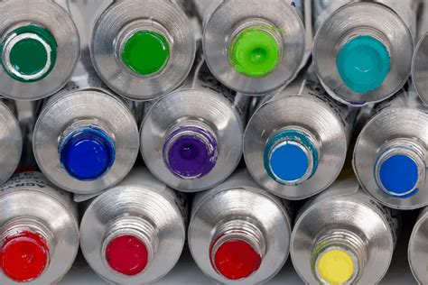 Can acrylic paint cause illness?