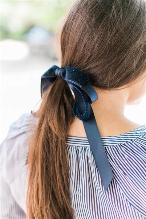 Can adults wear bows?