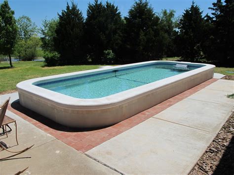 Can an above ground pool sit on concrete?