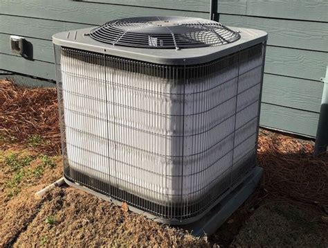 Can an oversized AC unit cause mold?