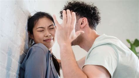 Can bad breath ruin a relationship?