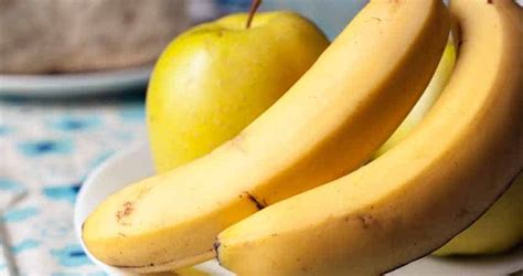Can bananas be stored near apples?
