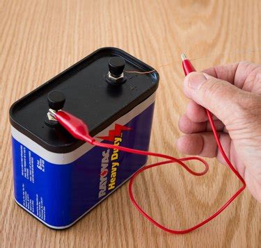 Can batteries cause short circuits?