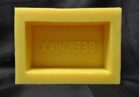 Can beeswax mold?