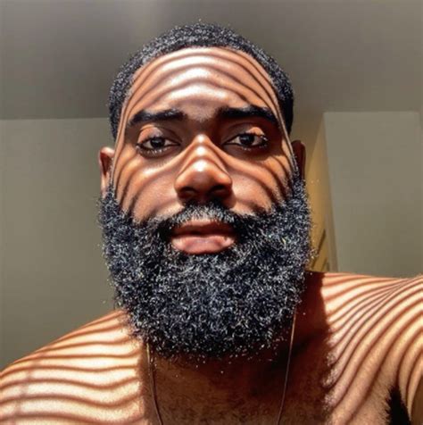 Can black people grow full beards?