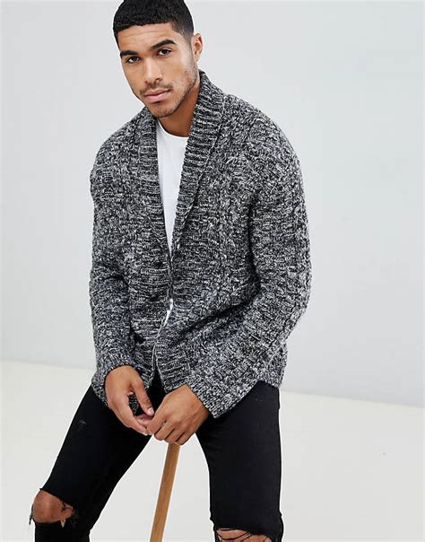 Can boys wear a cardigan?