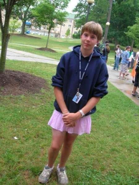 Can boys wear mini skirts?