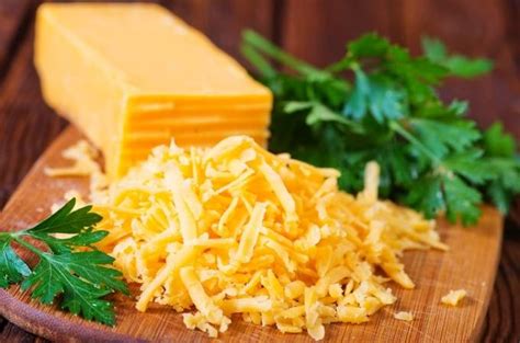 Can cheddar cheese spoil?