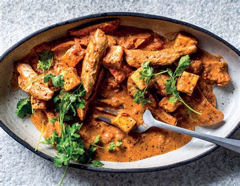 Can chicken and paneer be eaten together?