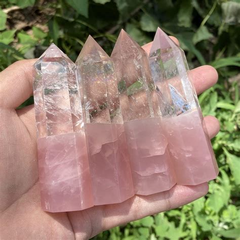 Can clear quartz and rose quartz be worn together?