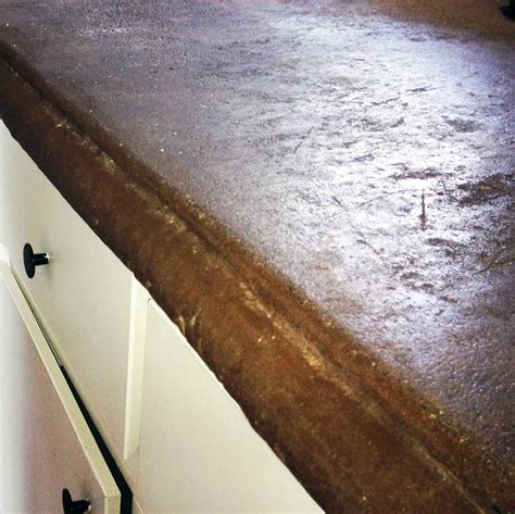 Can concrete countertops be resurfaced?