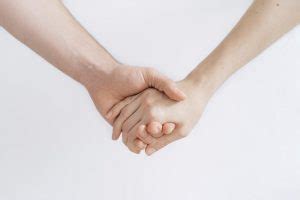 Can couples hold hands in Japan?