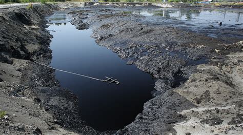 Can crude oil be contaminated?