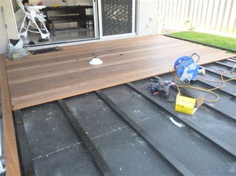 Can decking be laid flat?
