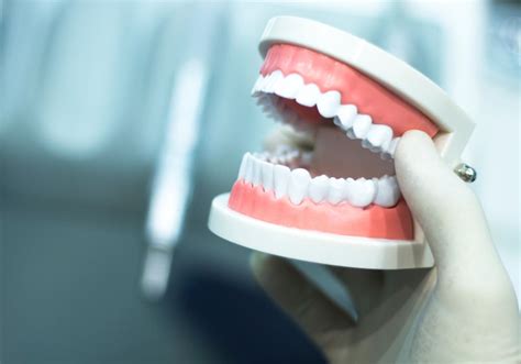 Can dentists reattach gums?