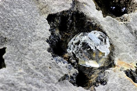 Can diamonds be found under lava?