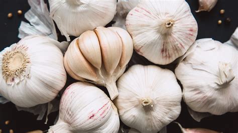 Can dried garlic go bad?