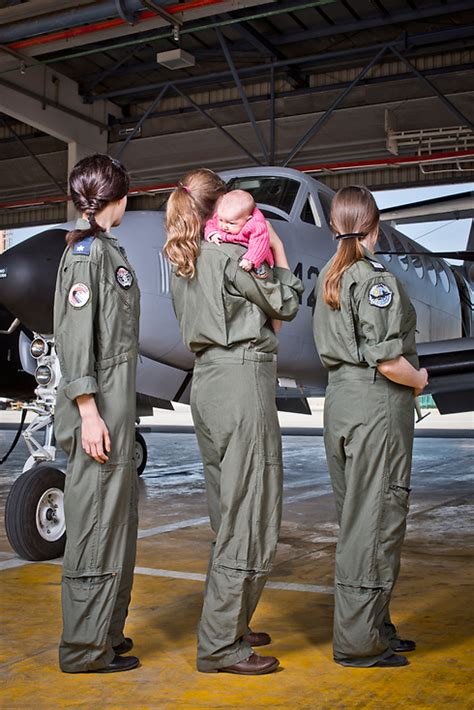 Can female pilots get pregnant?