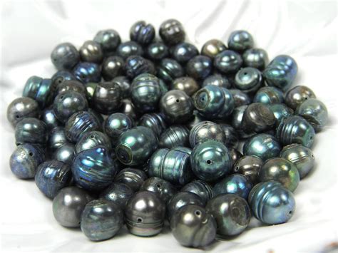 Can fresh water pearls black?