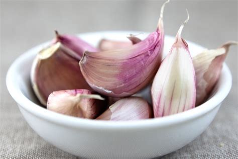 Can garlic damage liver?