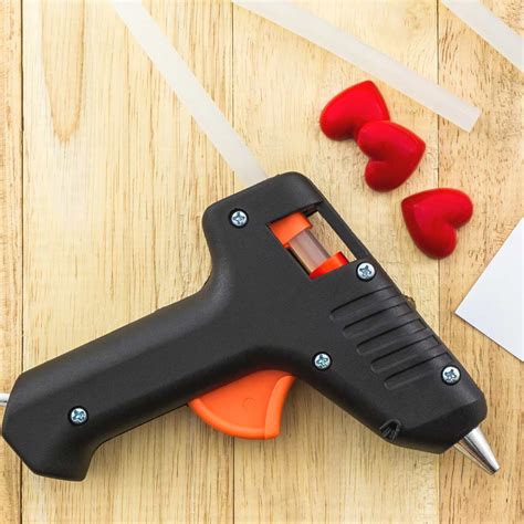 Can glue gun be used on rubber?