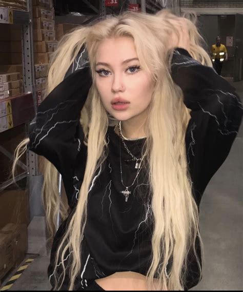 Can goth girls be blonde?