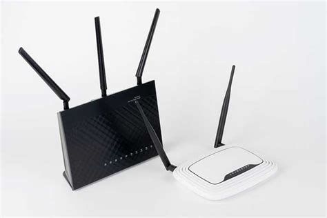 Can having 2 routers cause problems?