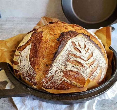 Can homemade bread sit out overnight?