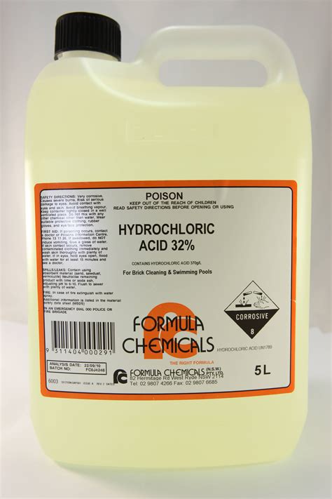 Can hydrochloric acid be used to clean concrete?