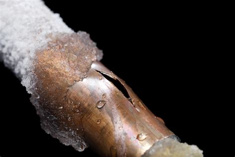 Can ice break pipes?