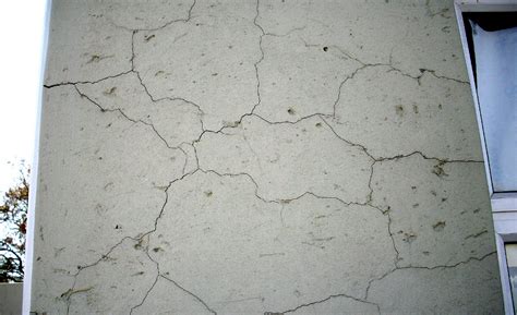 Can ice crack concrete?
