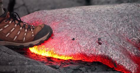 Can iron survive lava?