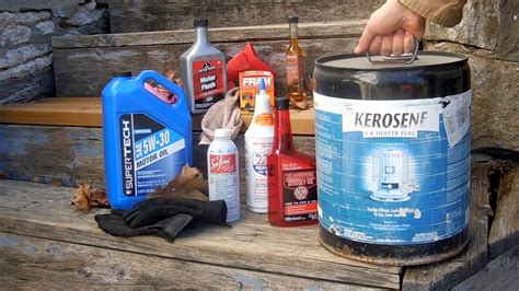 Can kerosene remove oil?
