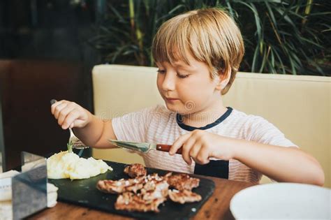 Can kids eat steak?